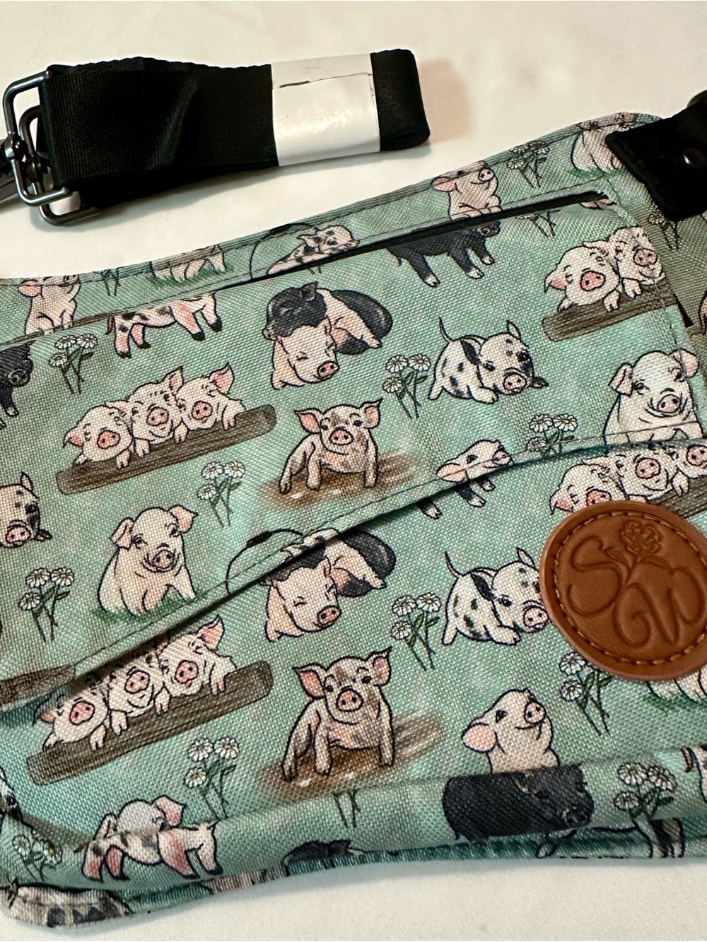 Sipsey Wilder Barnyard Pig Waist Pack – New - Picture 3 of 7